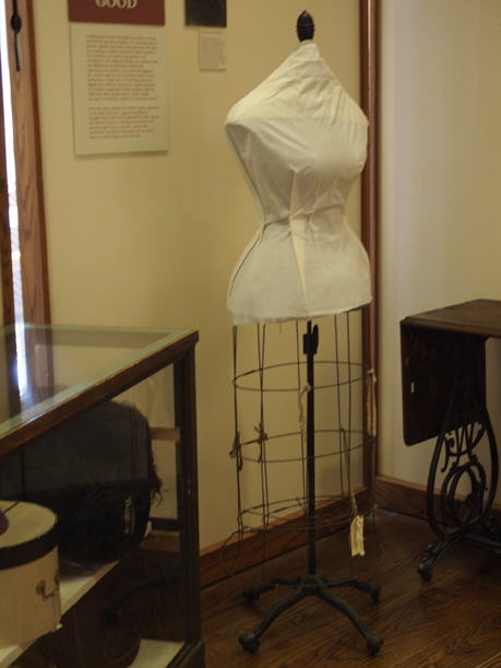 http://morrisoncountyhistory.org/museumpics/71_10_329_3.jpg Mannequin from the Tanner Davidson collection at the Weyerhaeuser Museum, 2012.