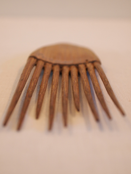 Wood comb - MCHS Collections, #1977.27.5