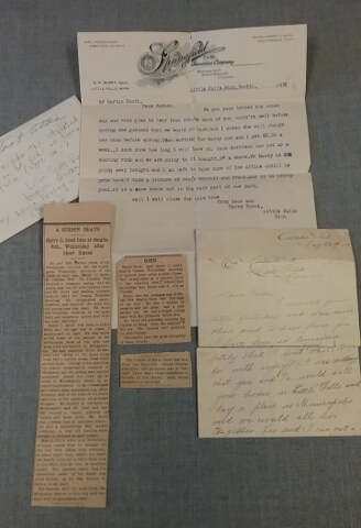 The contents of the envelope containing Harry Scott’s story, including 2 letters and 3 newspaper clippings related to his death in 1904.